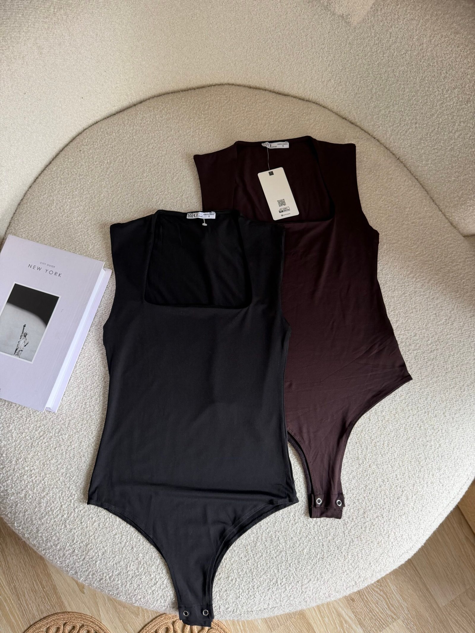 Kare Yaka Kolsuz Çıtçıtlı Body (Zıbın)