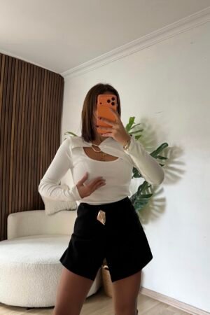 Zincir Aksesuarlı Pencere Detaylı Body