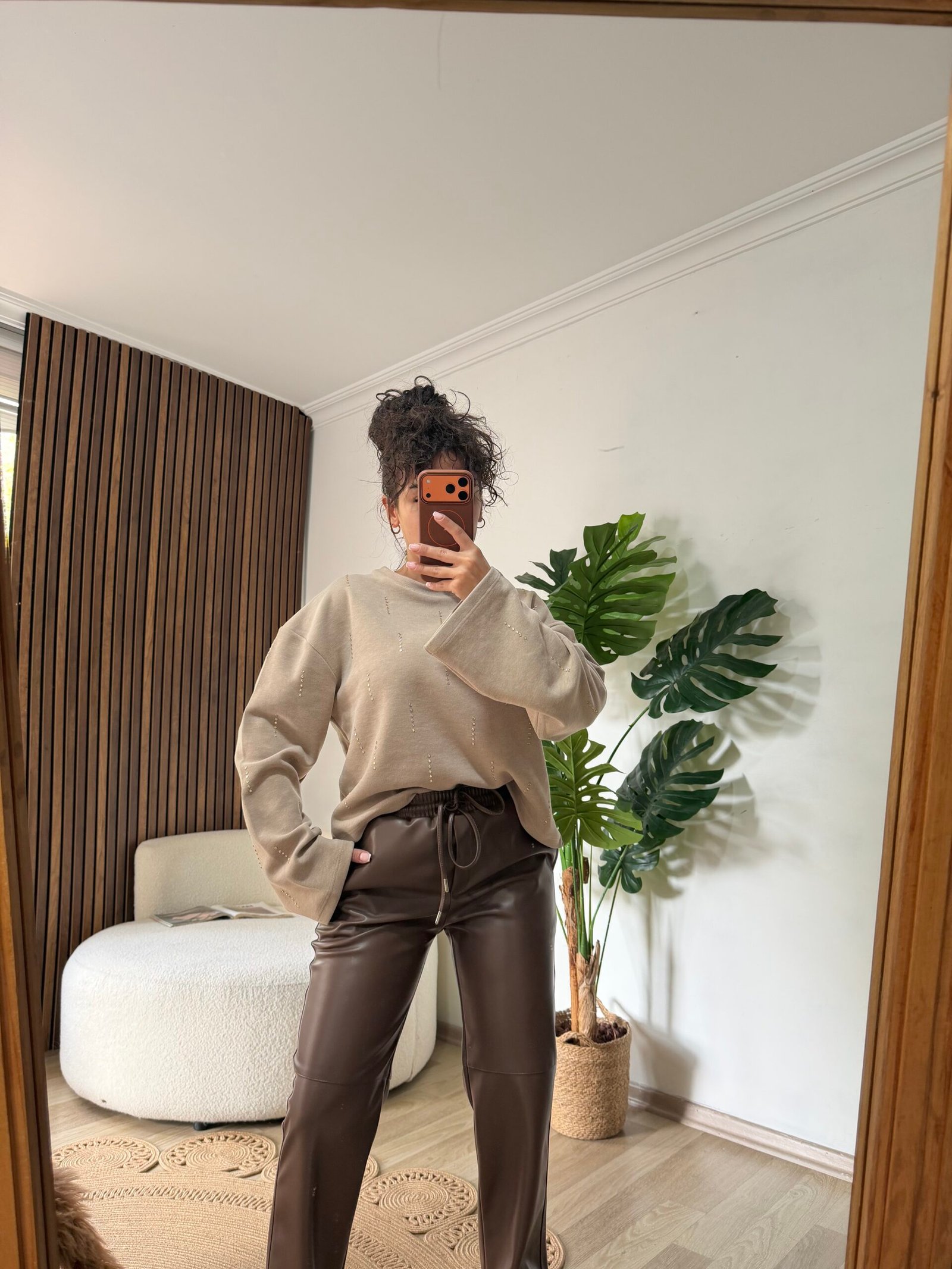 Kol Detaylı Işıltılı Taş İşlemeli Triko Bluz - Görsel 2