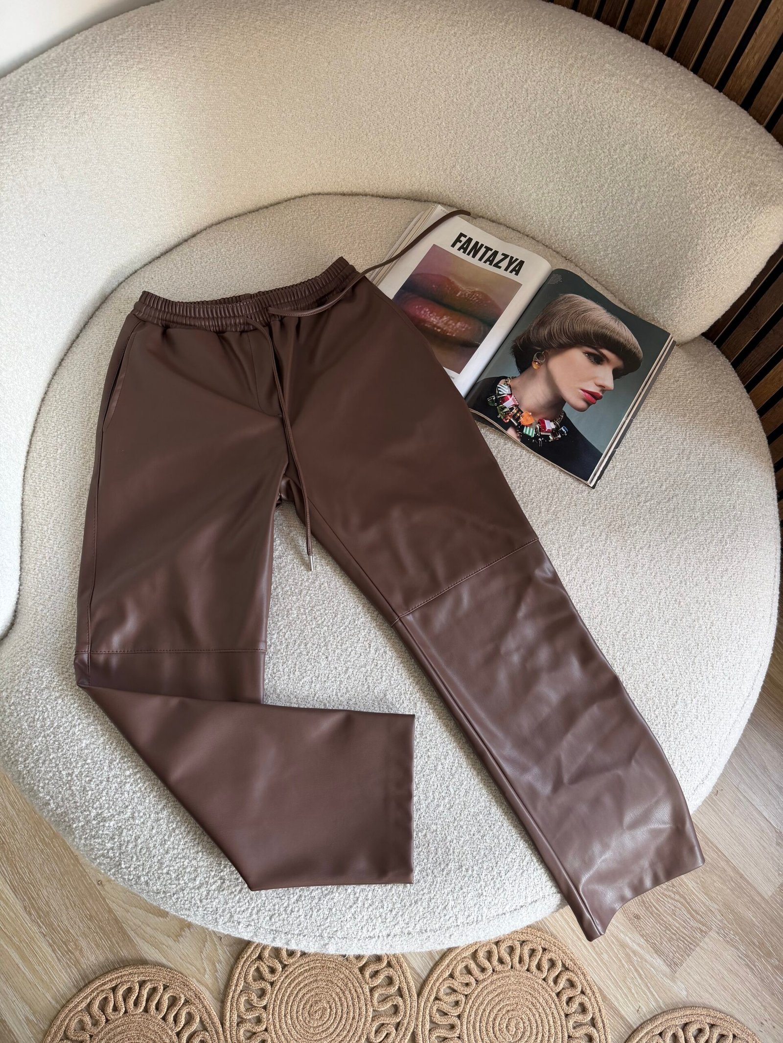 Beli Lastikli Deri Havuç Pantolon - Kahverengi