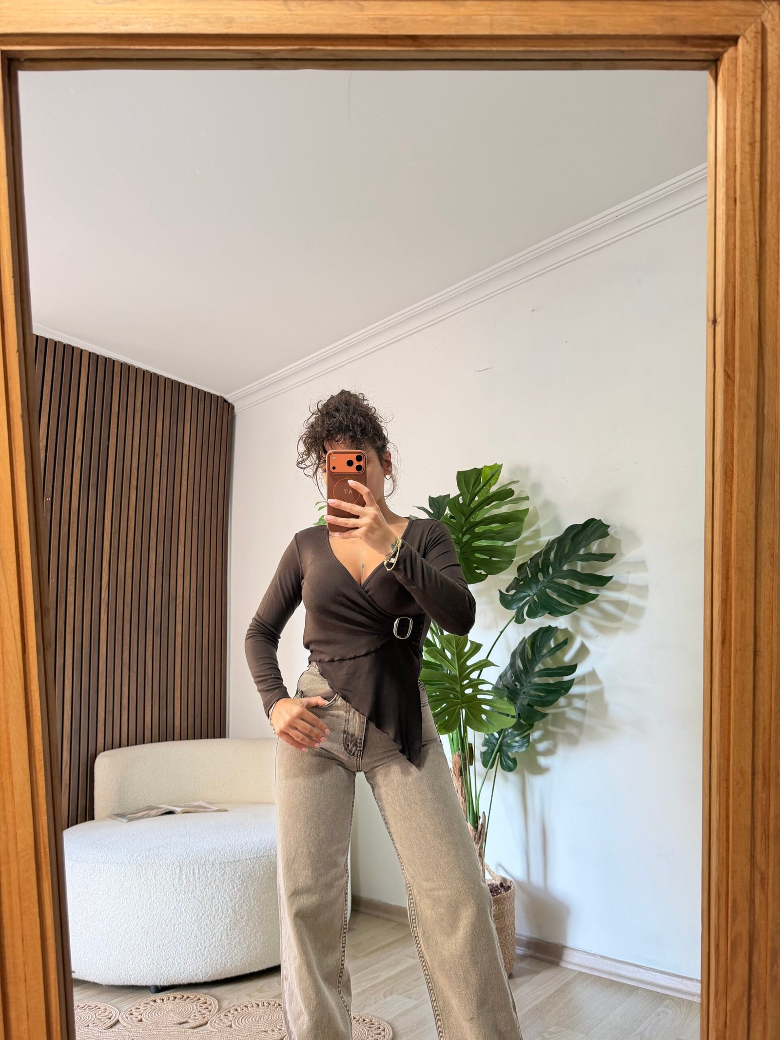 Yandan Toka Detaylı Kruvaze V Yaka Body - Görsel 2