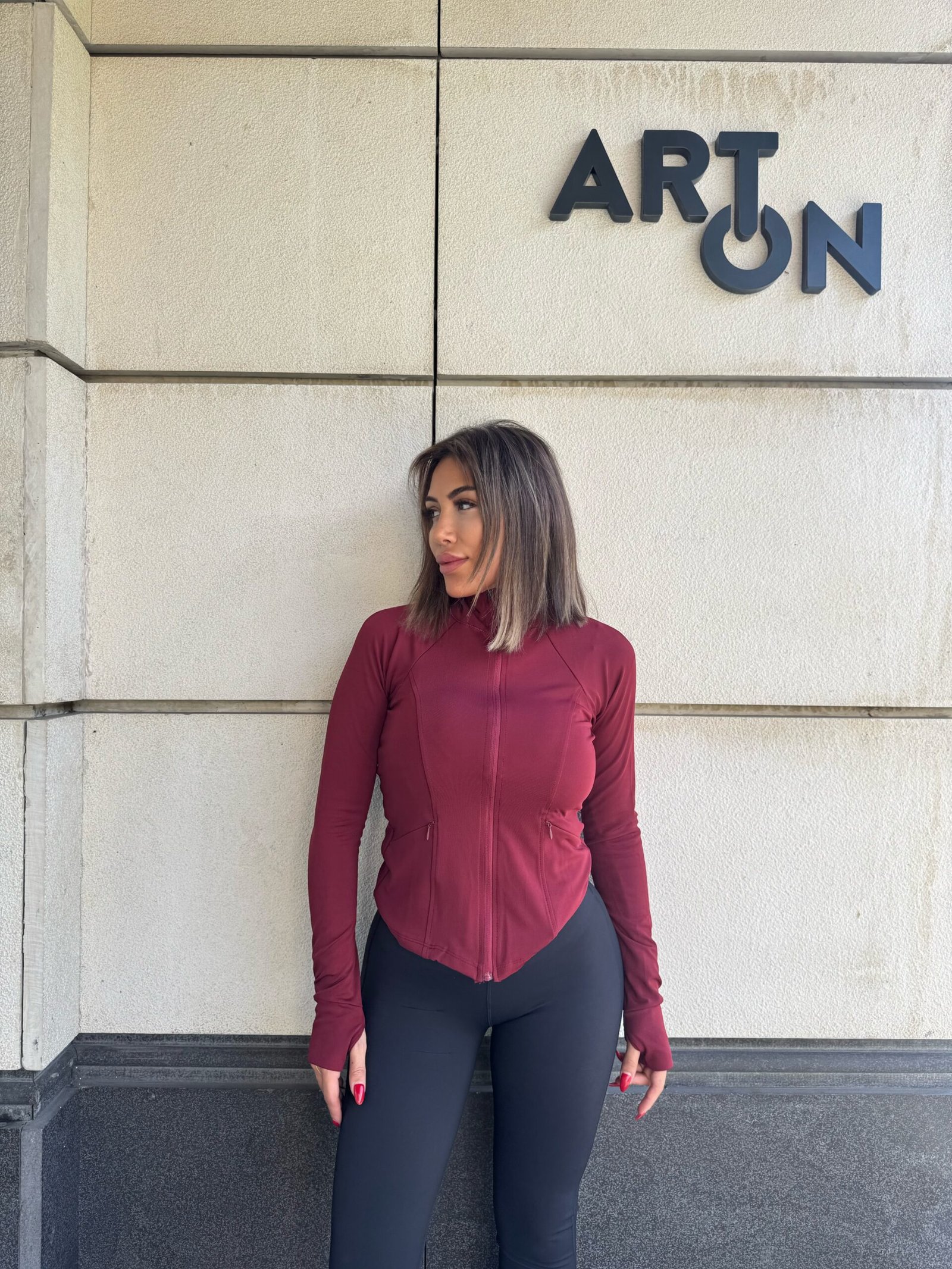 Tam Fermuarlı Parmak Geçirmeli Spor Ceket - Görsel 2