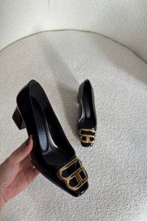 Gold Tokalı Kalın Topuklu Siyah Rugan Ayakkabı