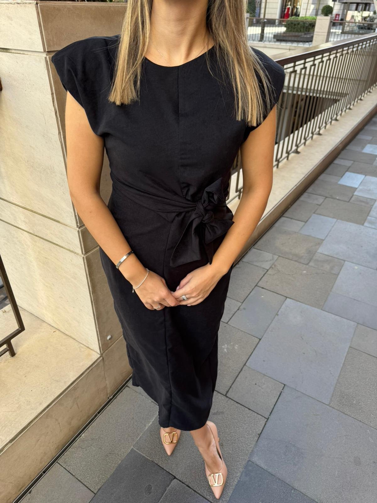 Süet Vatkalı Kuşaklı Yırtmaçlı Kalem Elbise - Görsel 5