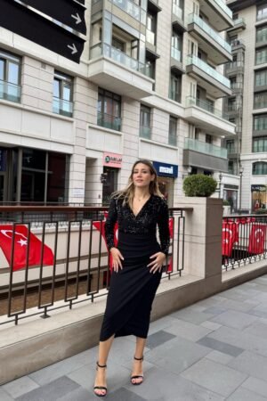 Üstü Pul Payet Drapeli Siyah Abiye Elbise