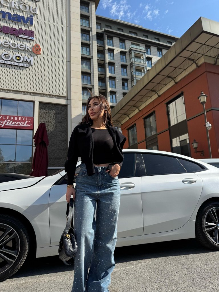 Yüksek Bel Taş İşlemeli Bol Paça Jean