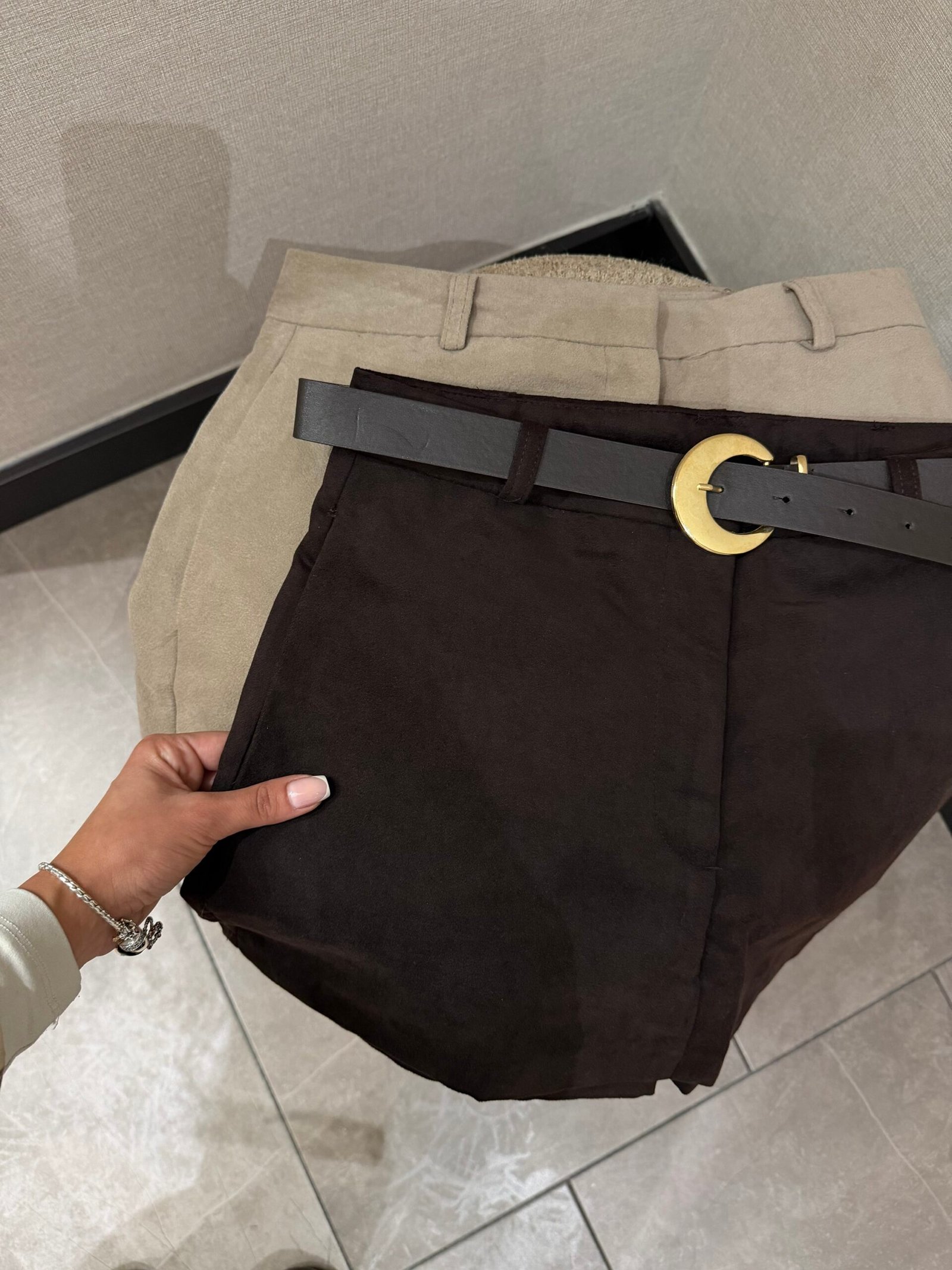 Kemerli Süet Şortlu Etek