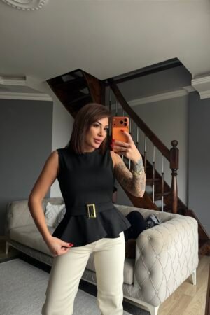 Tokalı Sıfır Kol Bluz