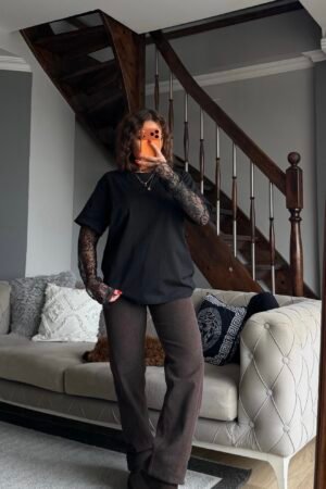 Bisiklet Yaka Dantelli Tişört