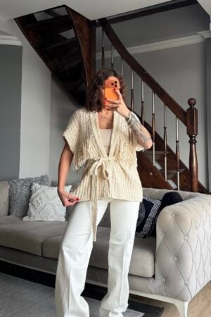 Püsküllü Triko Hırka