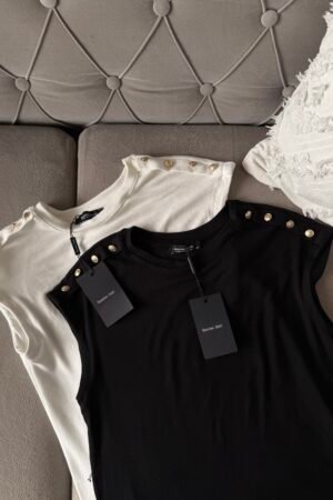 Omuz Düğmeli Tişört