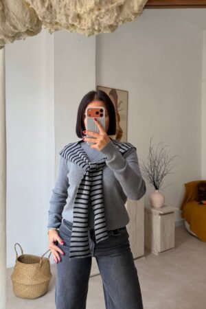 Çizgili Fularlı Triko